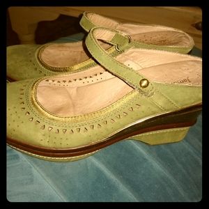Jambu wedges